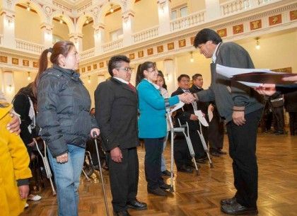 Bolivia incorpora a personas con discapacidad en el empleo público