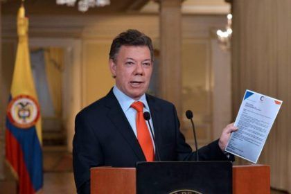 Santos recibe las propuestas de modificaciones al acuerdo de paz