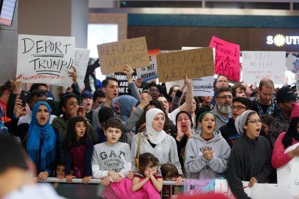 La Corte de Apelaciones mantiene paralizado el decreto migratorio de Trump