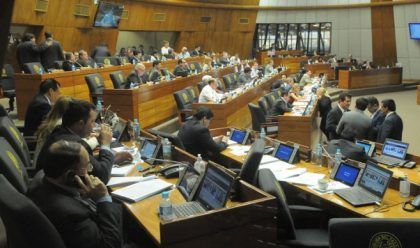 La Cámara de Diputados de Paraguay avala la ruptura institucional