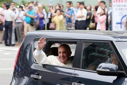 Para su visita a Colombia el Papa pide autos austeros y que no sean blindados
