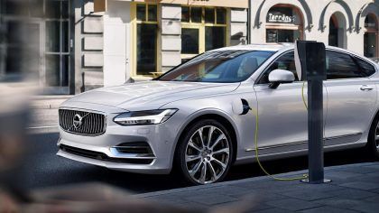 Volvo Cars anuncia que sólo fabricará autos eléctricos e híbridos