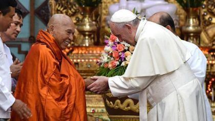 Bergoglio: Buda y Francisco de Asís constructores de paz