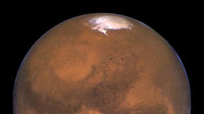 Descubren agua en Marte