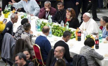 El Papa Francisco almorzó con los Pobres en el Vaticano