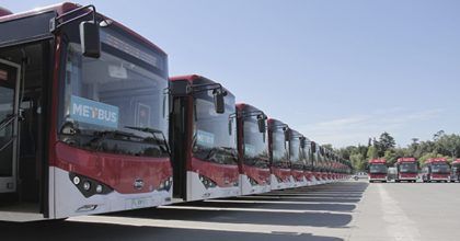 Santiago incorpora 100 buses eléctricos a su transporte público