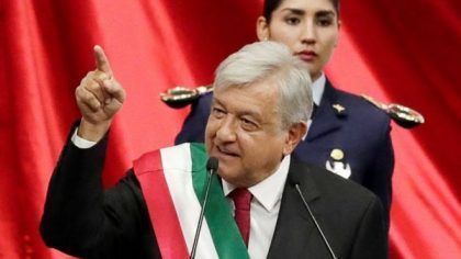 López Obrador comienza su mandato y es desafiado por los jueces