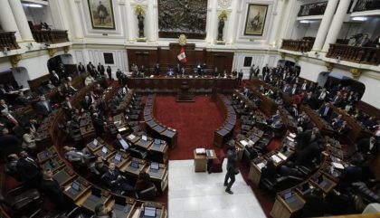 El Congreso de Perú debate hoy la cuestión de confianza