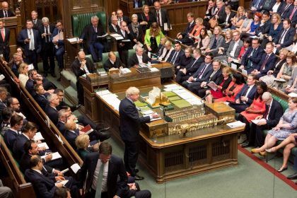 El primer ministro británico nuevamente derrotado en el Parlamento