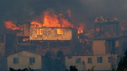 El incendio forestal en Valparaíso dejó 245 viviendas destruidas