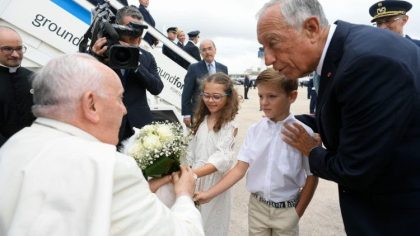 El Papa aterrizó en Lisboa para la JMJ
